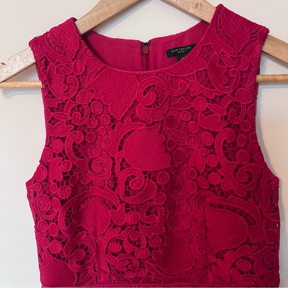 Ann Taylor sheath lace overlay midi dress red women’s size 0P - Picture 4 of 9